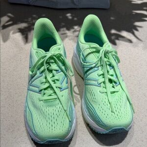 New Balance Women's Light Green Athletic Shoes